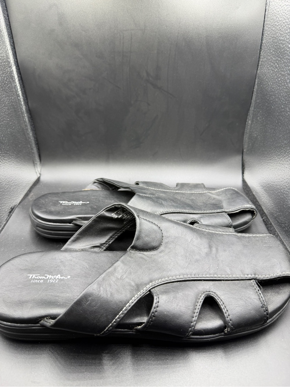 Black Men's Slide Sandals - Classic Comfort